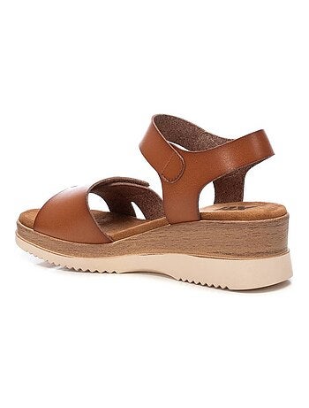 Sandale fermeture adhérente