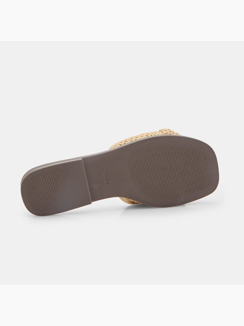 Sandale plate avec bande en tissu - Kiabi