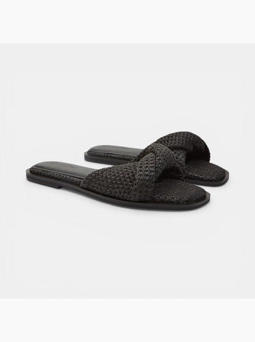 Sandale plate avec bande en tissu - Kiabi