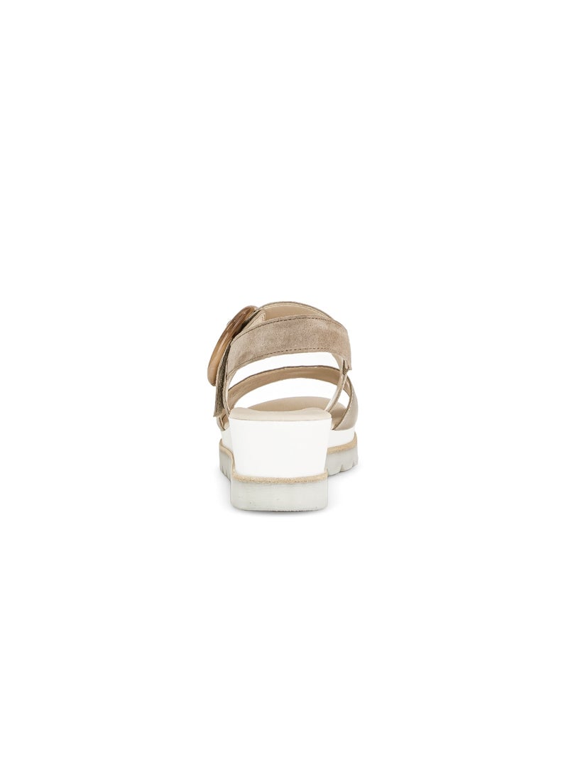 Sandales - en cuir métallisé Beige - Kiabi