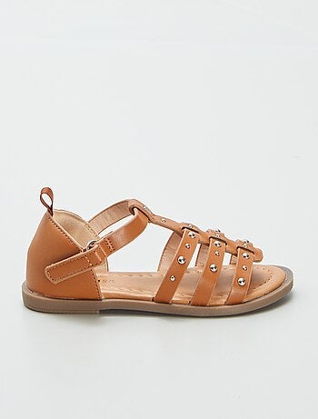 Sandales à brides cloutées