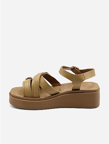 Sandales à brides multiples