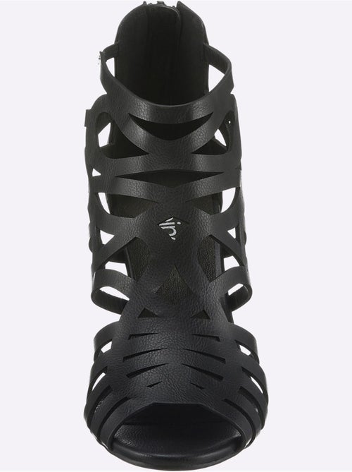 Sandales à découpe avec semelle en cuir et glissière au dos - Taille standard - Helline - Kiabi Sandales à découpe avec semelle en cuir et glissière au dos - Taille standard - Helline - Kiabi