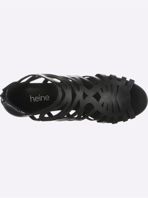 Sandales à découpe avec semelle en cuir et glissière au dos - Taille standard - Helline - Kiabi Sandales à découpe avec semelle en cuir et glissière au dos - Taille standard - Helline - Kiabi