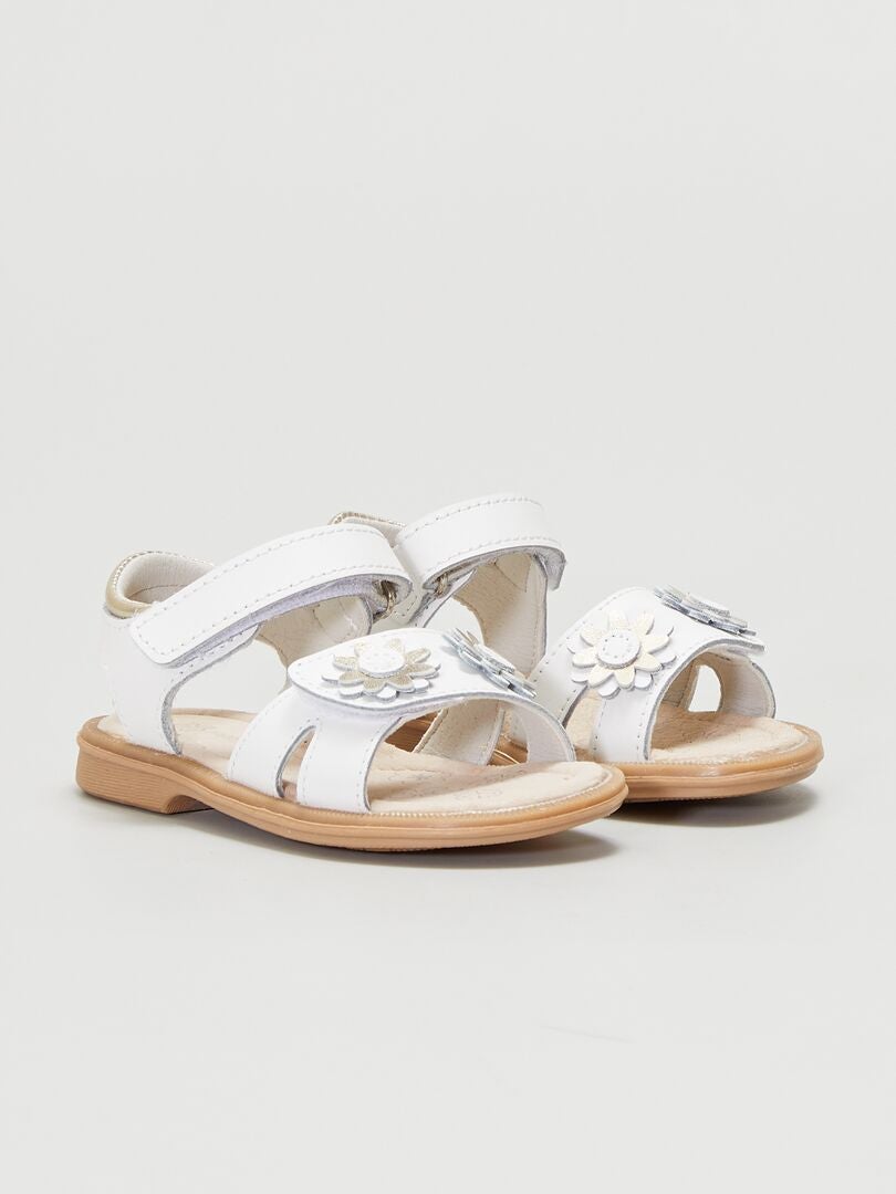 Sandales à scratchs en cuir blanc - Kiabi
