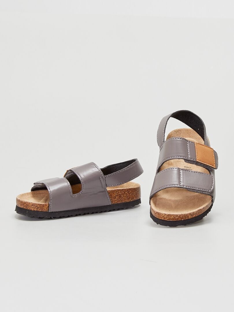 Sandales à scratchs gris - Kiabi
