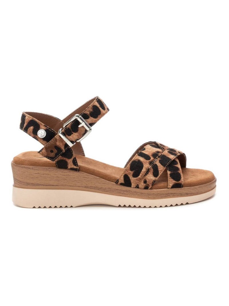 Sandales à semelle compensée avec boucle Camel - Kiabi