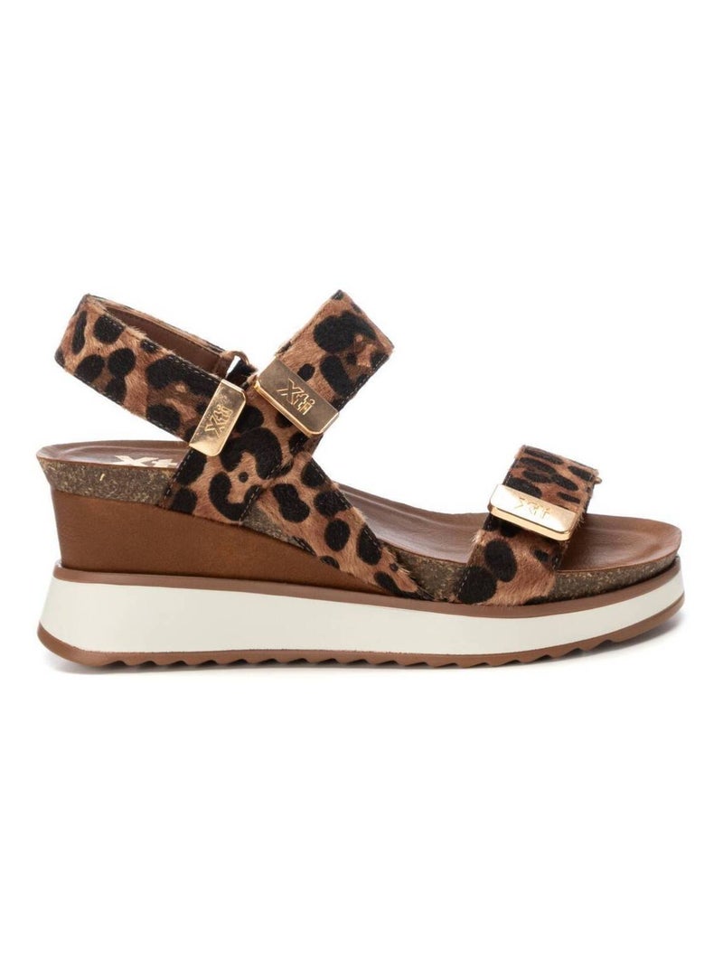 Sandales à semelle compensée avec scratch Camel - Kiabi