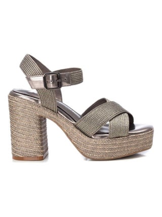 Sandales à talon à boucle