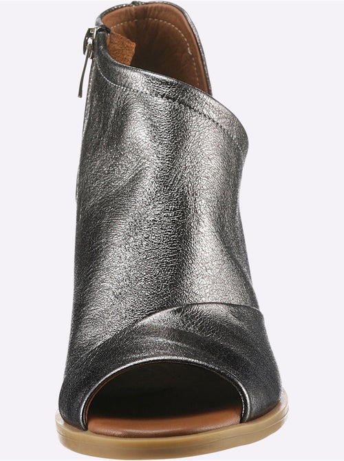 Sandales à talon bottier avec glissière latérale et doublure en cuir - taille standard - helline - Kiabi Sandales à talon bottier avec glissière latérale et doublure en cuir - taille standard - helline - Kiabi
