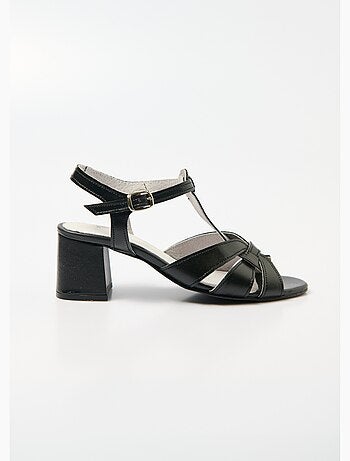 Sandales à talon brides croisées largeur confort