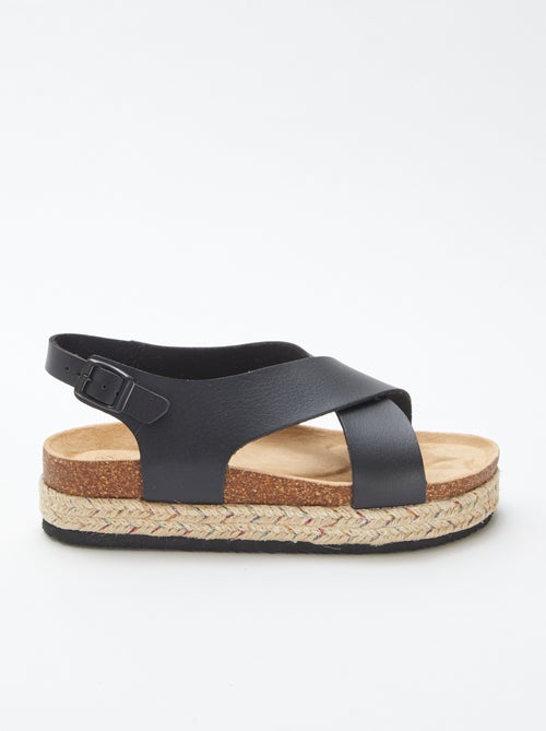 Sandales avec brides croisées - Kiabi