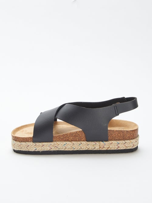 Sandales avec brides croisées - Kiabi