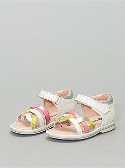 Sandales avec brides entrelacées - Kiabi