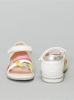 Sandales avec brides entrelacées - Kiabi