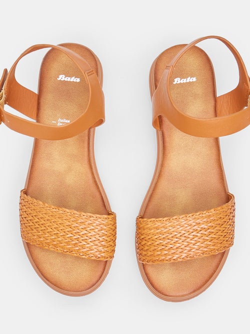 Sandales avec effet cuir tressé BATA - Kiabi Sandales avec effet cuir tressé BATA - Kiabi