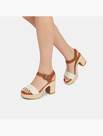 Sandales avec large talon en raphia BATA