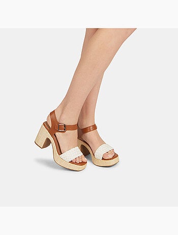 Sandales avec large talon en raphia BATA