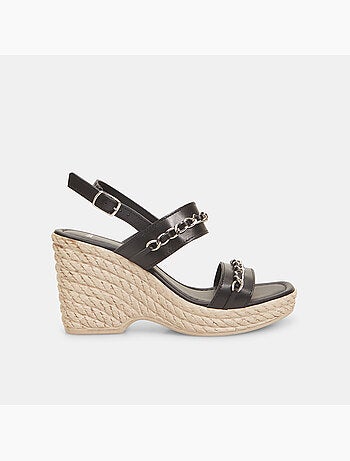 Sandales avec semelle compensée et chaîne BATA