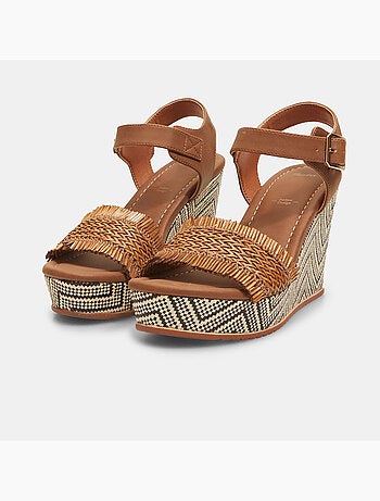 Sandales avec semelle compensée et effet cuir tressé BATA