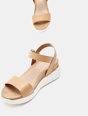 Sandales avec semelle confort BATA