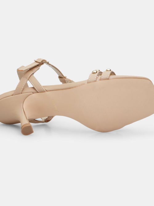 Sandales avec talon de 6 cm BATA - Kiabi Sandales avec talon de 6 cm BATA - Kiabi