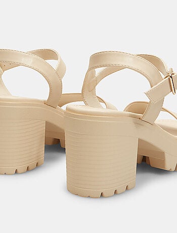 Sandales avec talon épais BATA