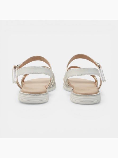 Sandales Bata avec brides croisées - Kiabi Sandales Bata avec brides croisées - Kiabi