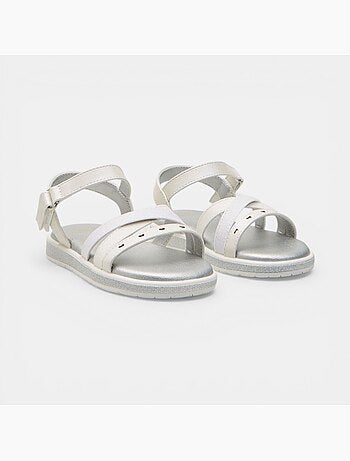 Sandales Bata avec brides croisées