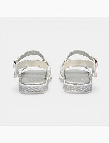 Sandales Bata avec brides croisées