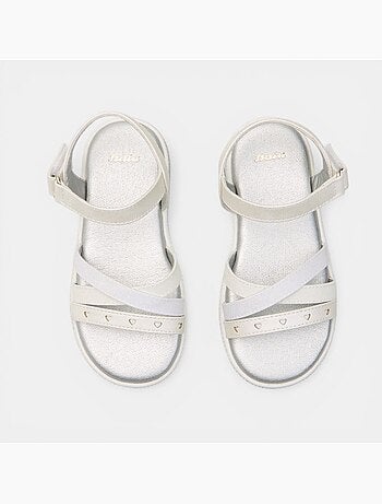 Sandales Bata avec brides croisées