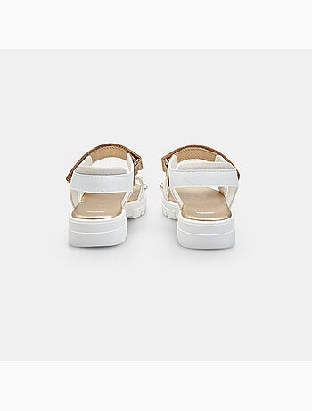 Sandales Bata avec semelle plateforme