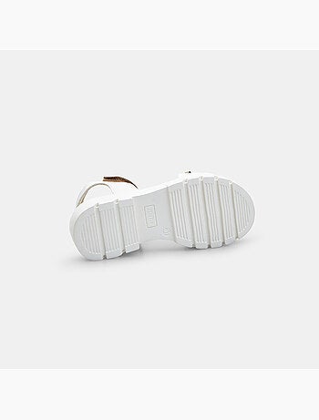 Sandales Bata avec semelle plateforme