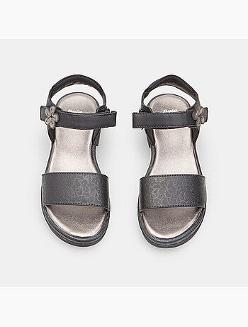 Sandales Bata avec semelle plateforme