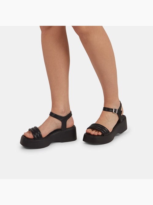 Sandales Bata Red Label avec semelle plateforme - Kiabi Sandales Bata Red Label avec semelle plateforme - Kiabi