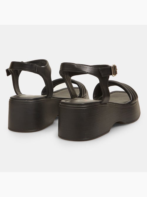 Sandales Bata Red Label avec semelle plateforme - Kiabi Sandales Bata Red Label avec semelle plateforme - Kiabi