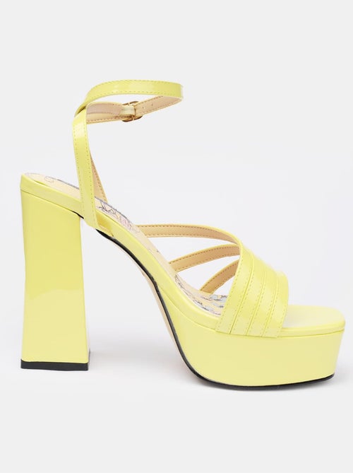 Sandales Bata Red Label avec talon - Kiabi