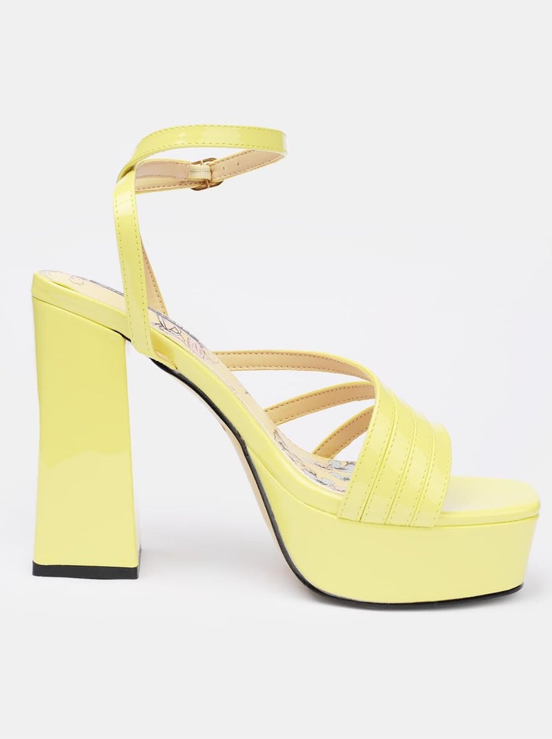 Sandales Bata Red Label avec talon Jaune - Kiabi