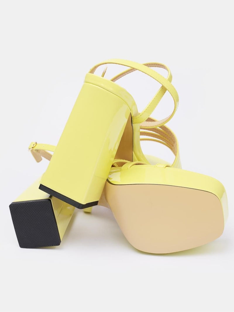 Sandales Bata Red Label avec talon Jaune - Kiabi