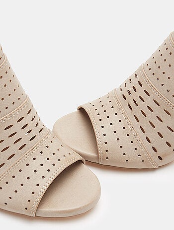 Sandales bout ouvert ajourées BATA