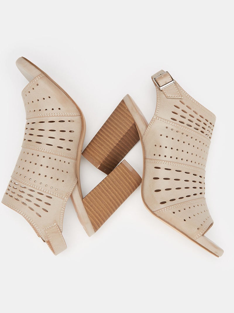 Sandales bout ouvert ajourées BATA Beige - Kiabi