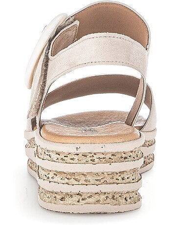 Sandales clair en cuir velours