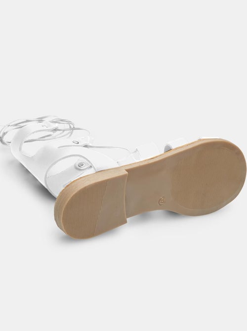 Sandales comfortables avec bandes - Kiabi