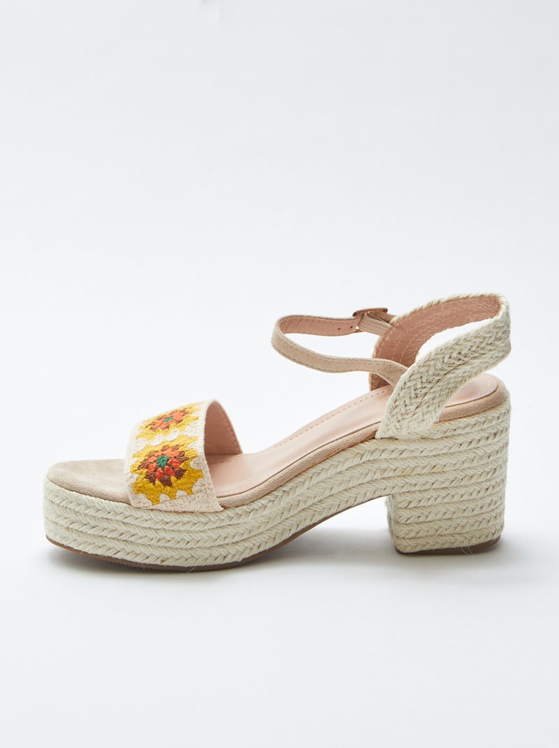 Sandales compensées avec motifs fleuris en crochet BEIGE - Kiabi