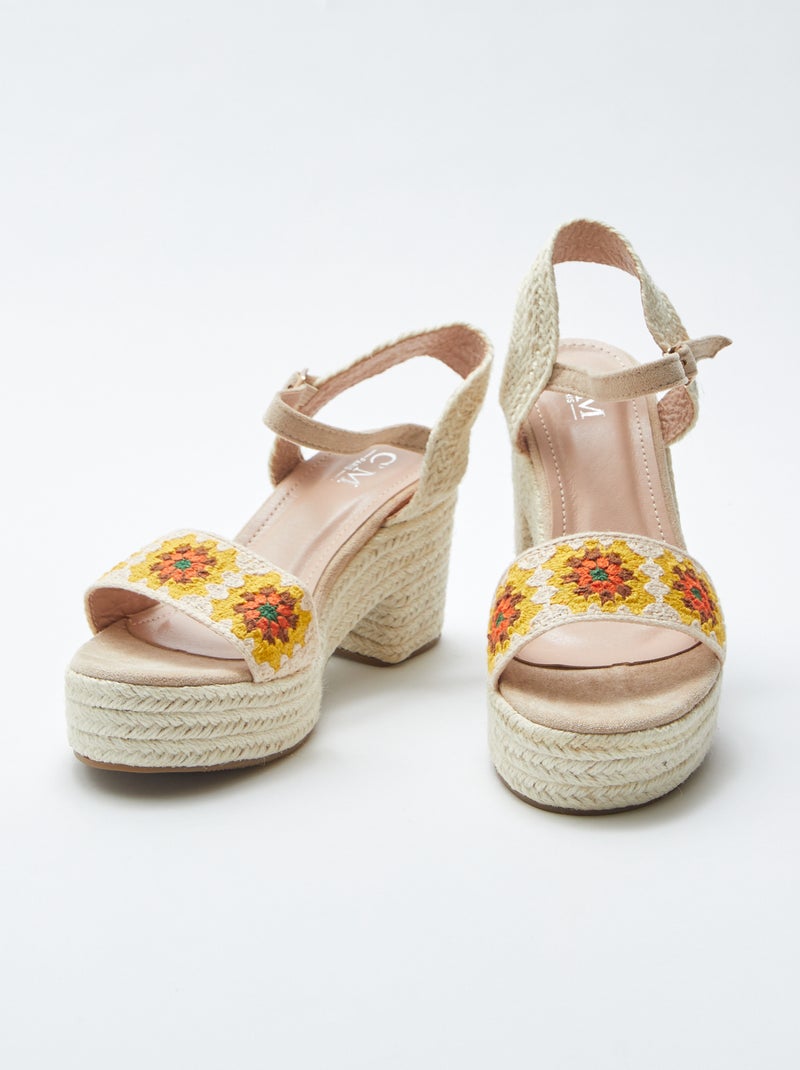 Sandales compensées avec motifs fleuris en crochet BEIGE - Kiabi