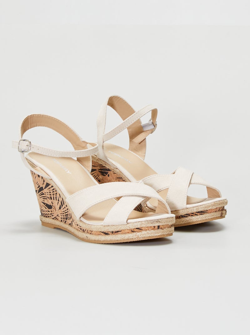Sandales compensées Beige - Kiabi
