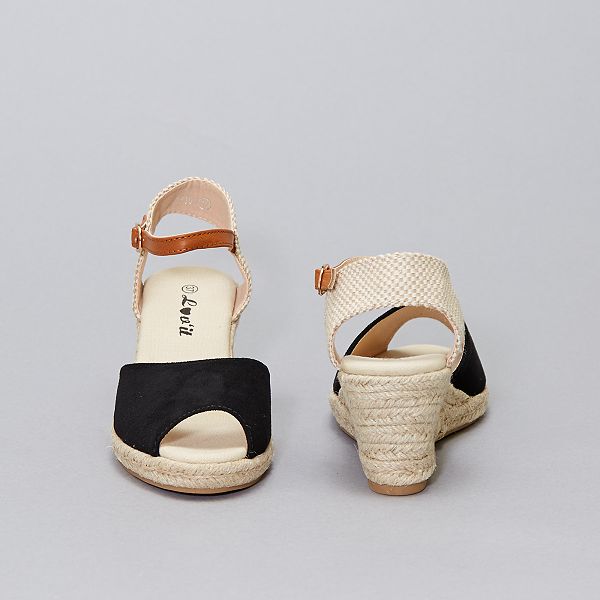 Sandales compensées en corde Femme noir Kiabi 18,00€ Sandales compensées en corde Femme noir Kiabi 18,00€