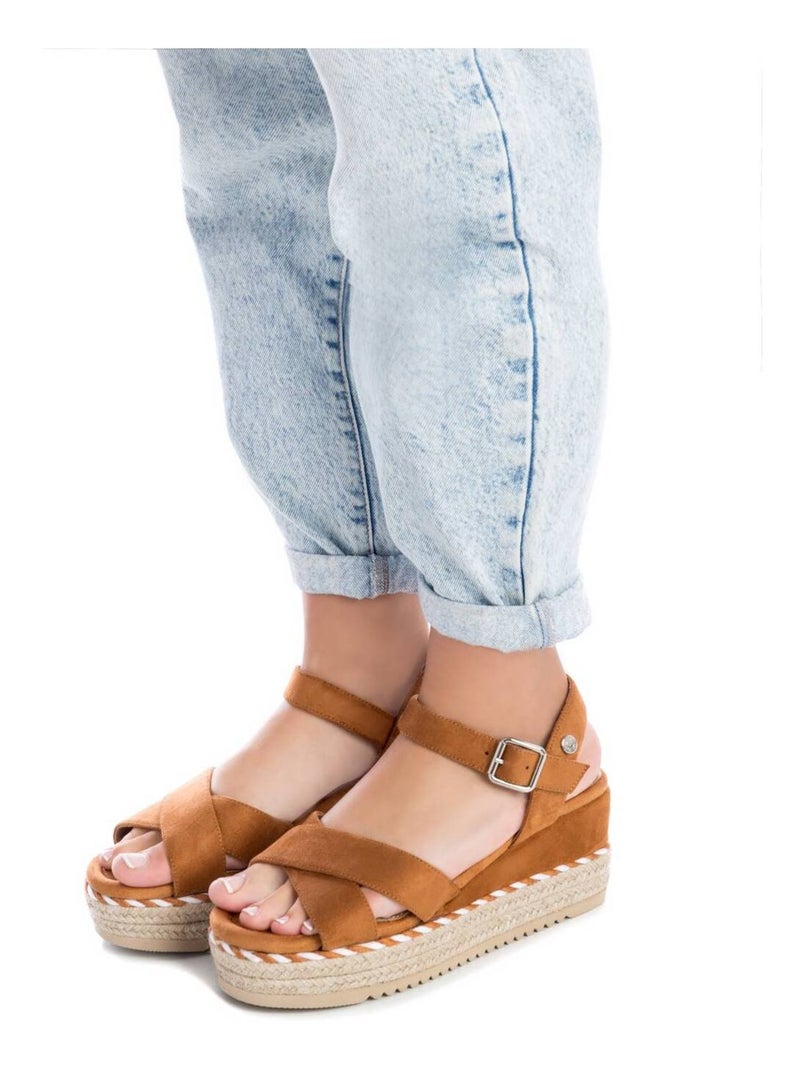 Sandales compensées femme Camel - Kiabi