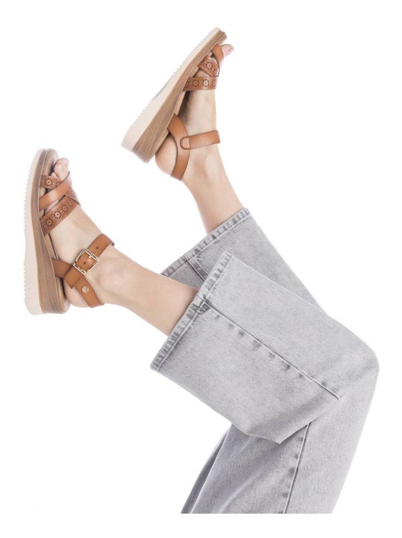 Sandales compensées femme Camel - Kiabi