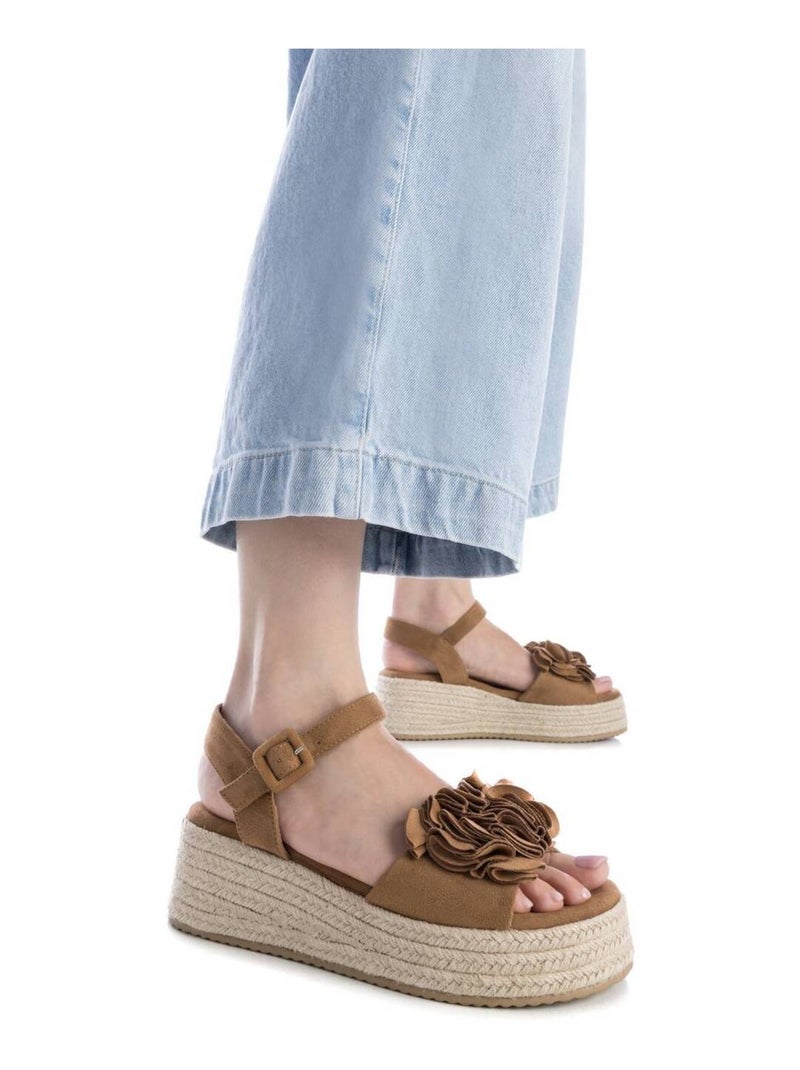Sandales compensées femme Camel - Kiabi